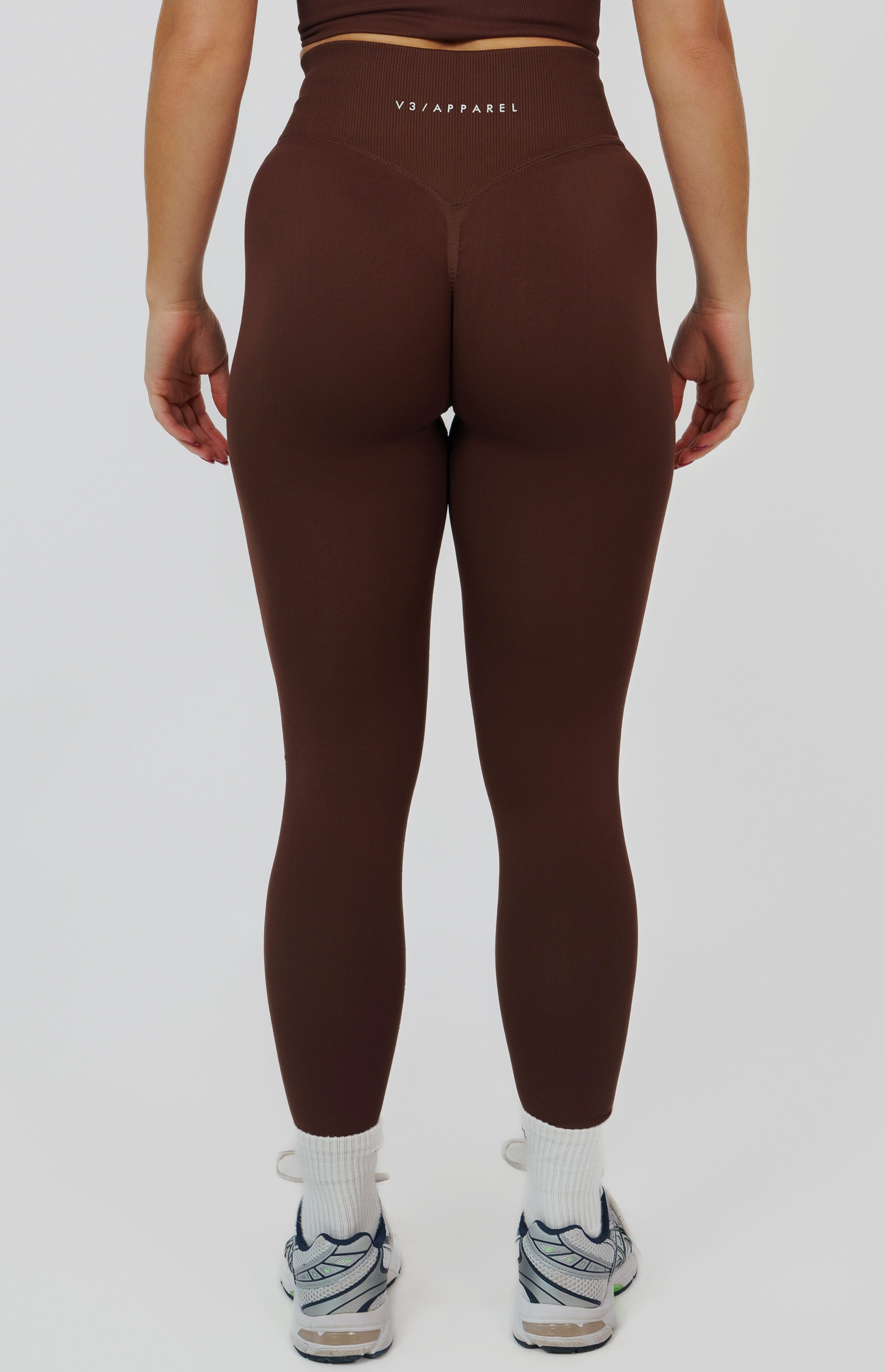 Form Seamless Scrunch Sports Bra, Leggings & Shorts Set - Chestnut Brown