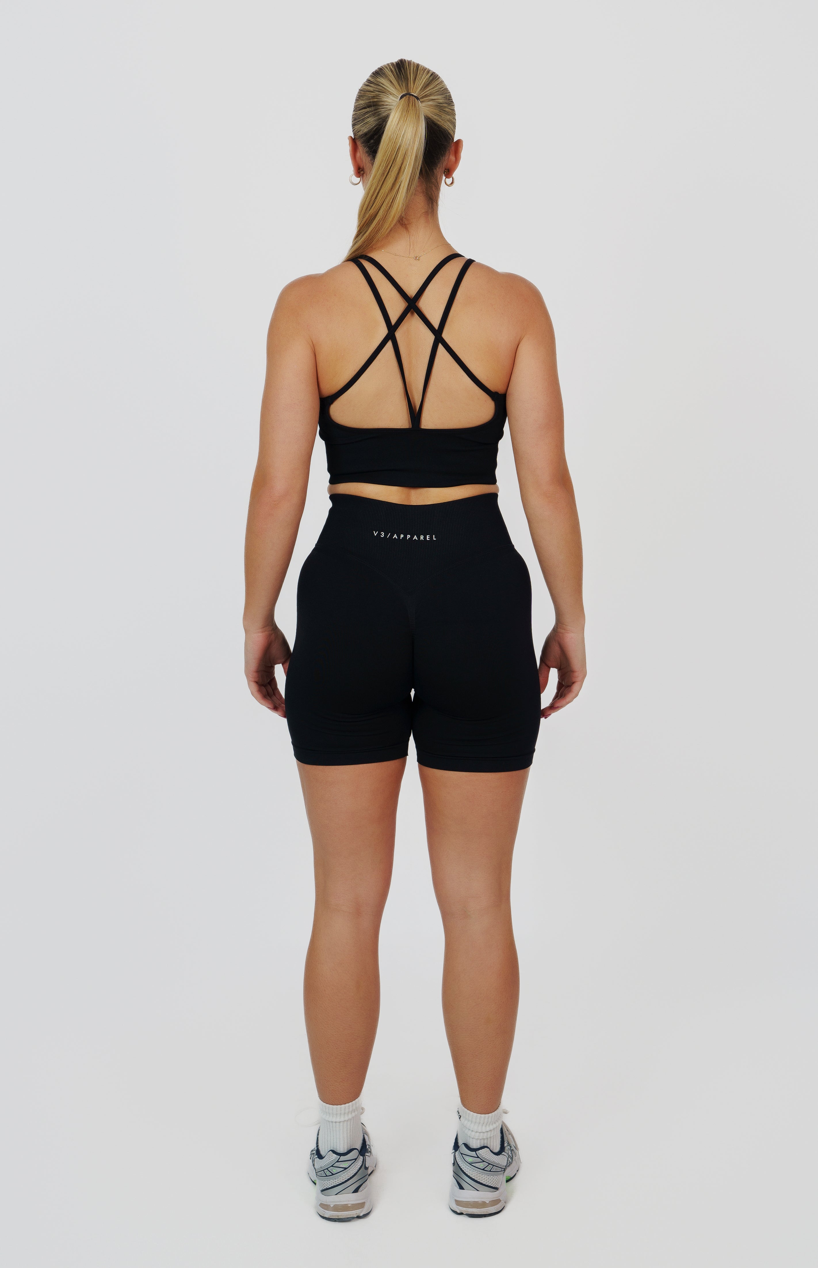 Form Seamless Scrunch Shorts & Sports Bra Set - Black