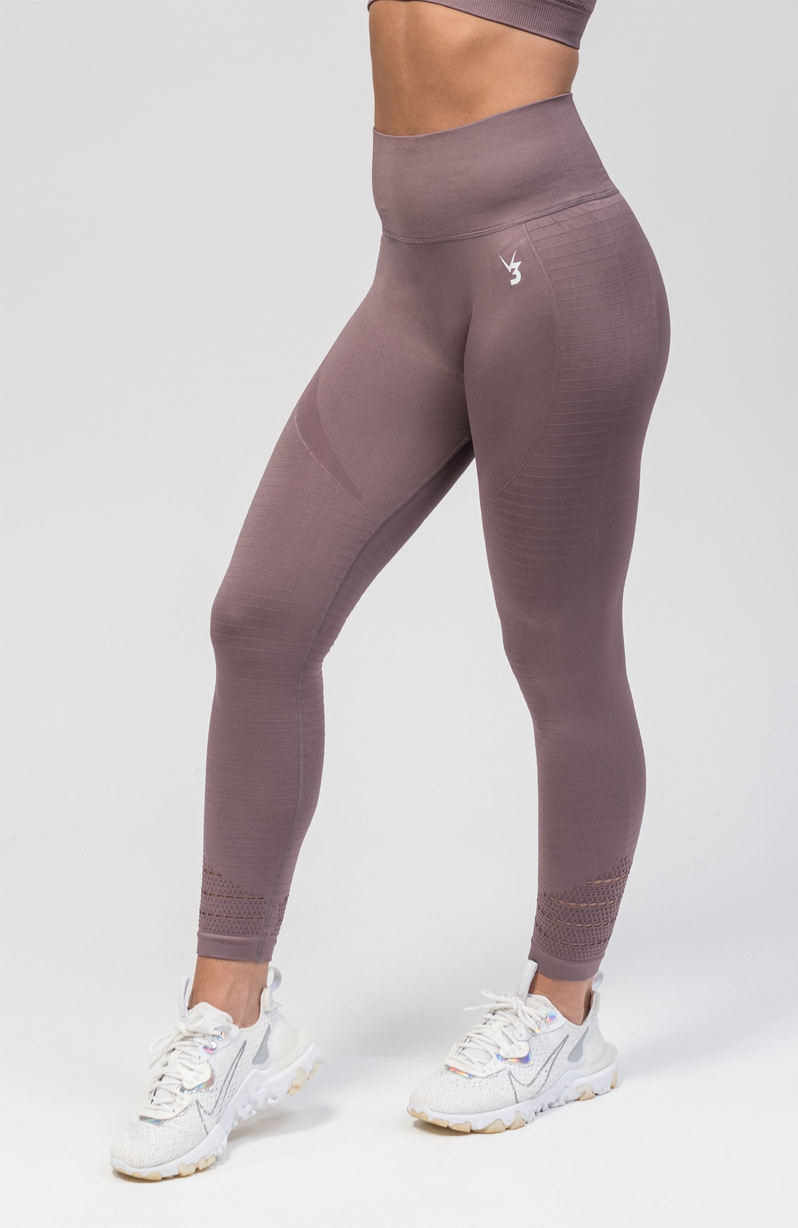 V3 Apparel Women's seamless Contour bum shaping high waisted leggings in Mauve – Squat proof sports tights for Gym workouts training, Running, yoga, bodybuilding and bikini fitness.