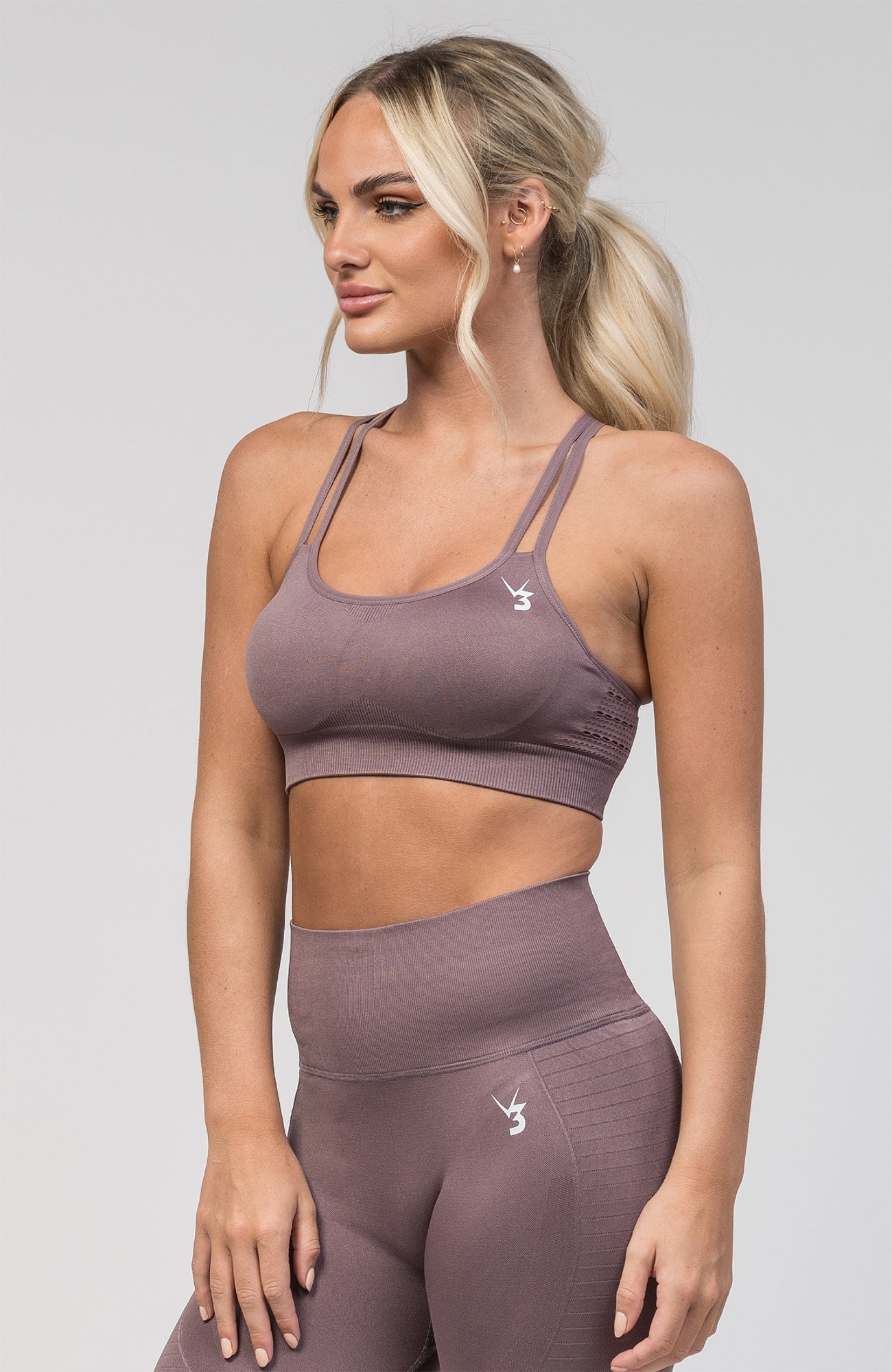 V3 Apparel Women's seamless Contour training sports bra in mauve with removable padded cups and strap for gym workouts training, Running, yoga, bodybuilding and bikini fitness.